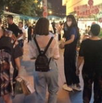 小姐姐在地摊挣钱,小姐姐的创业传奇